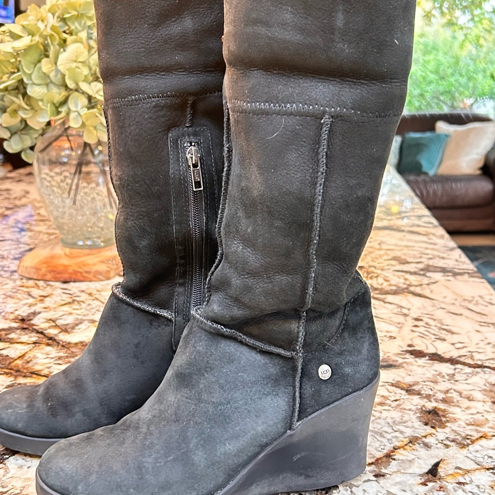 UGG Black Suede Wedge shearling lined Boots size 9